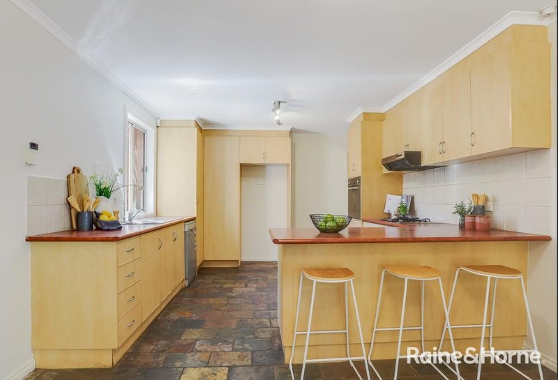 Photo - 54 Marne Drive, Roxburgh Park VIC 3064 - Image 6