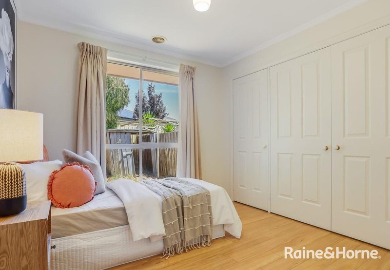 Photo - 54 Marne Drive, Roxburgh Park VIC 3064 - Image 10