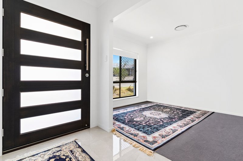Photo - 54 Mcclune Street, Logan Reserve QLD 4133 - Image 2