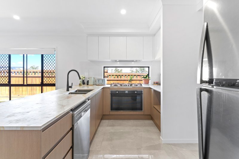 Photo - 54 Mcclune Street, Logan Reserve QLD 4133 - Image 3