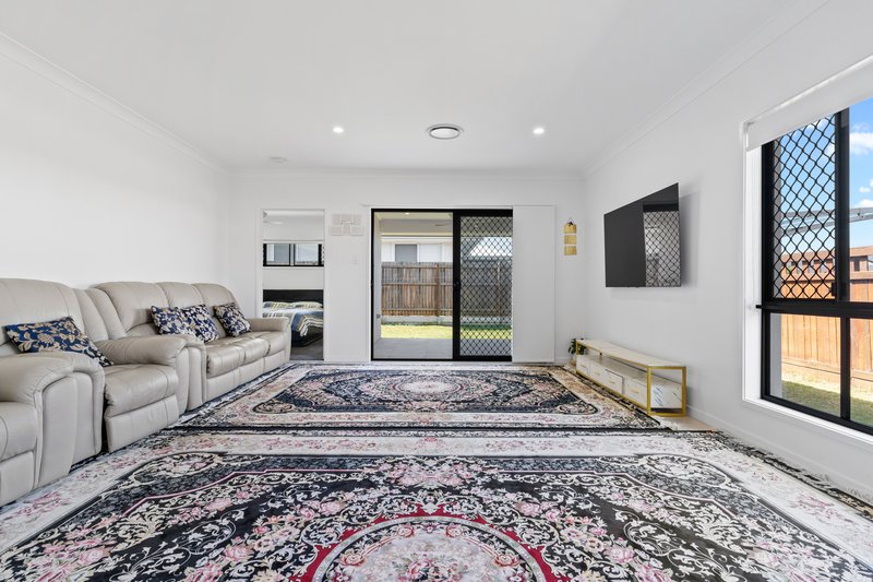 Photo - 54 Mcclune Street, Logan Reserve QLD 4133 - Image 5