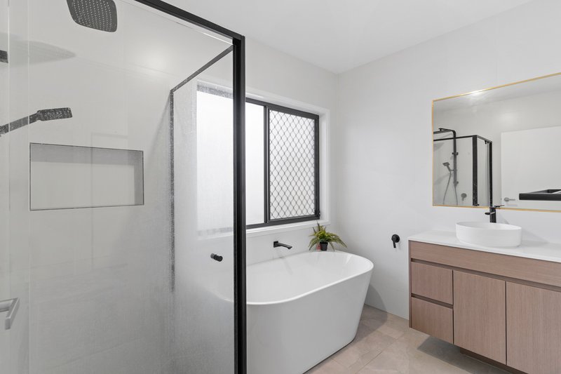 Photo - 54 Mcclune Street, Logan Reserve QLD 4133 - Image 9