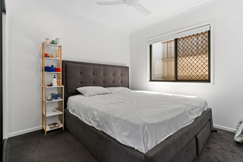 Photo - 54 Mcclune Street, Logan Reserve QLD 4133 - Image 10