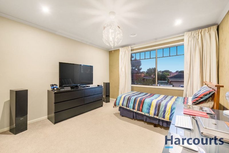 Photo - 54 Mendora Crescent, Wantirna South VIC 3152 - Image 7