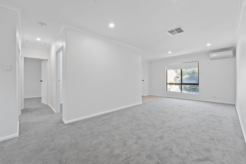 Photo - 5/4 Merope Close, Rockingham WA 6168 - Image 1