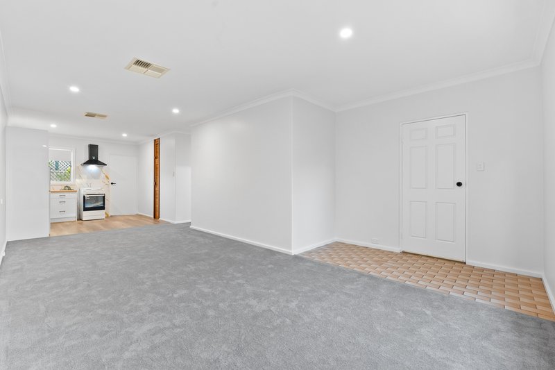 Photo - 5/4 Merope Close, Rockingham WA 6168 - Image 3