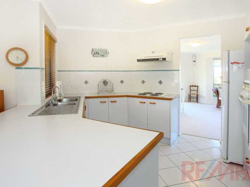 Photo - 54 Merridown Drive, Merrimac QLD 4226 - Image 4