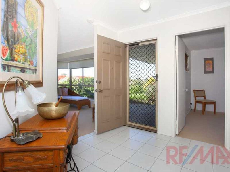 Photo - 54 Merridown Drive, Merrimac QLD 4226 - Image 8