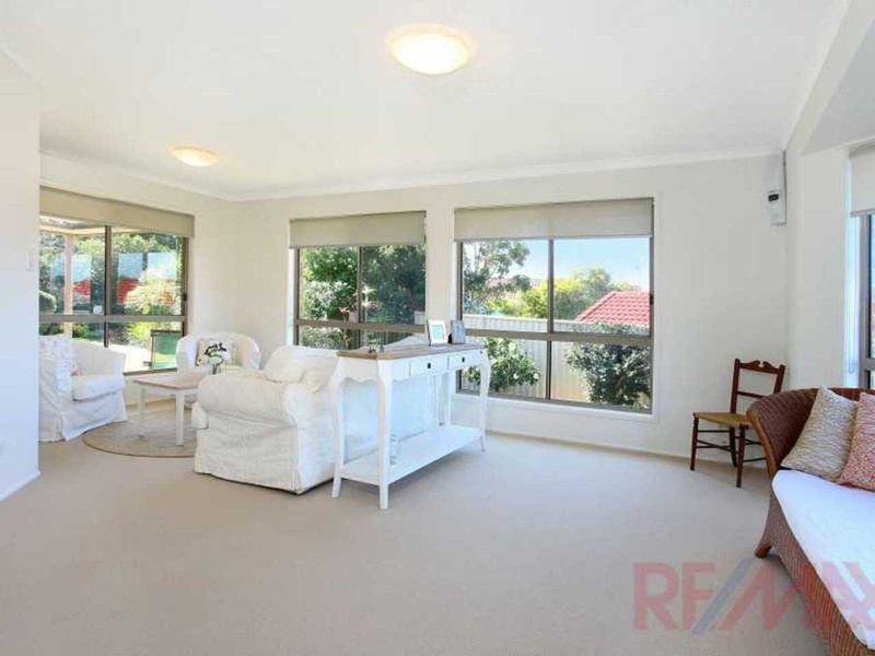 Photo - 54 Merridown Drive, Merrimac QLD 4226 - Image 9