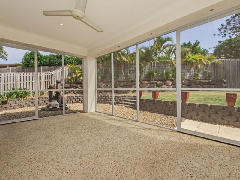 Photo - 54 Merrilaine Crescent, Merrimac QLD 4226 - Image 2