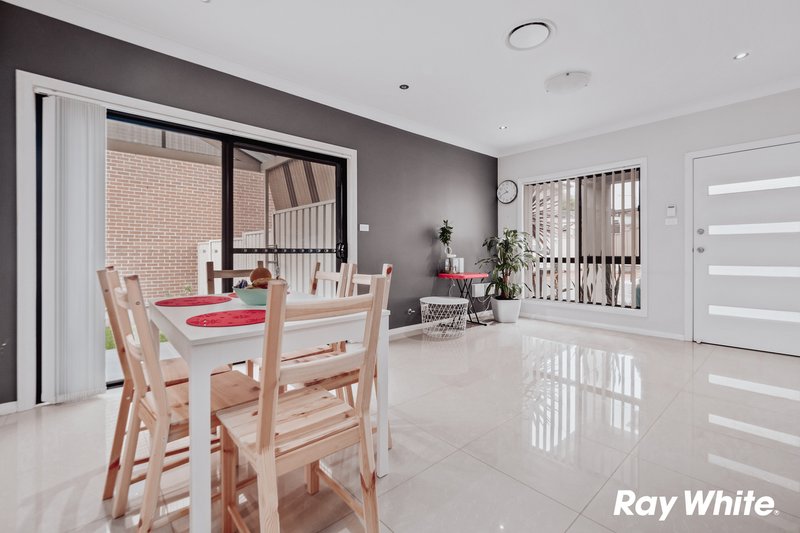 Photo - 5/4 Newton Road, Blacktown NSW 2148 - Image 3