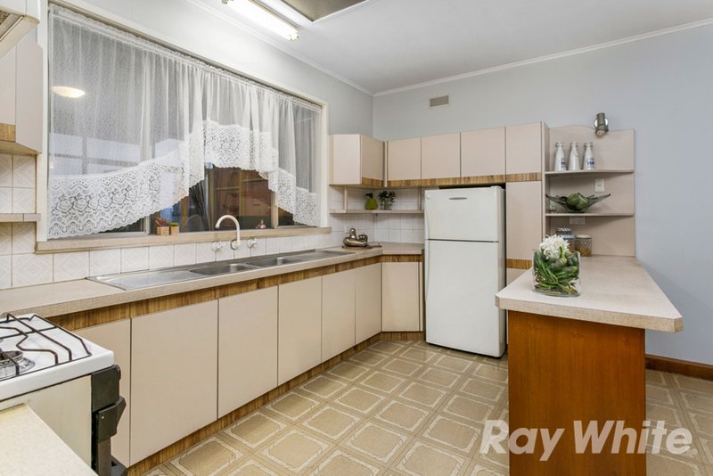 Photo - 54 Ngarveno Street, Moonee Ponds VIC 3039 - Image 4