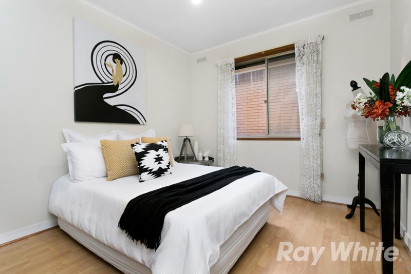 Photo - 54 Ngarveno Street, Moonee Ponds VIC 3039 - Image 8