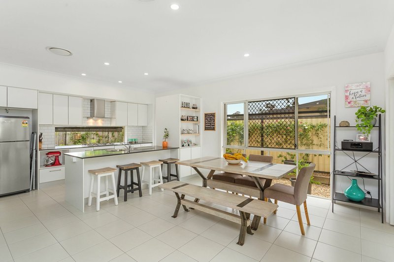 Photo - 54 Norton Dr , Shailer Park QLD 4128 - Image 3