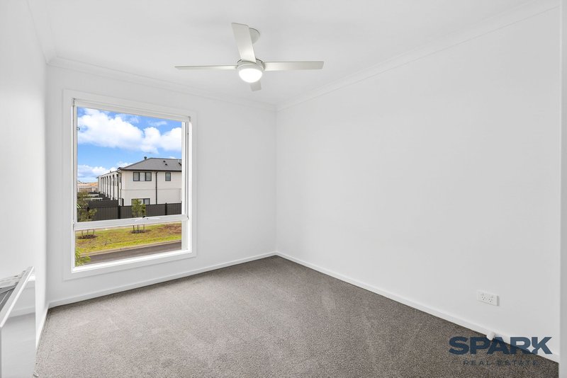 Photo - 54 Opulent Boulevard, Tarneit VIC 3029 - Image 12