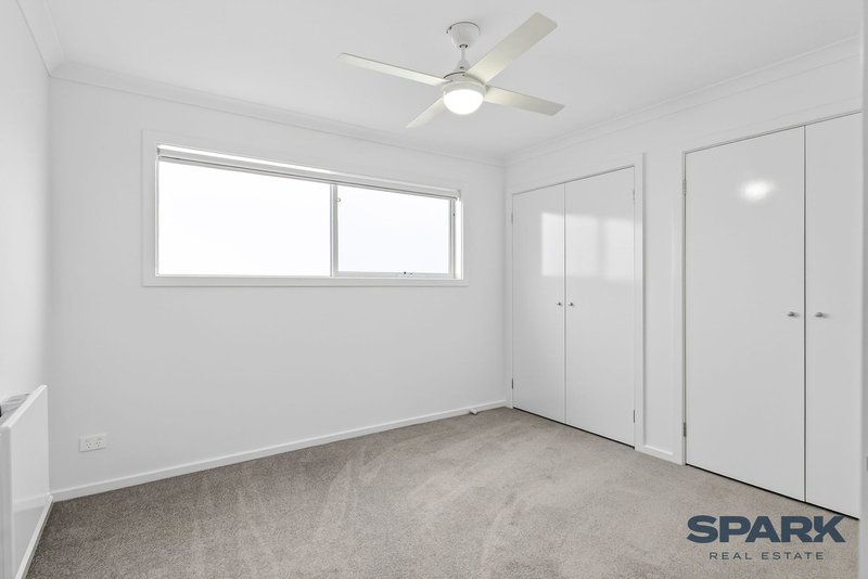Photo - 54 Opulent Boulevard, Tarneit VIC 3029 - Image 14