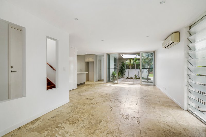 Photo - 54 Ormonde Road, Yeronga QLD 4104 - Image 3
