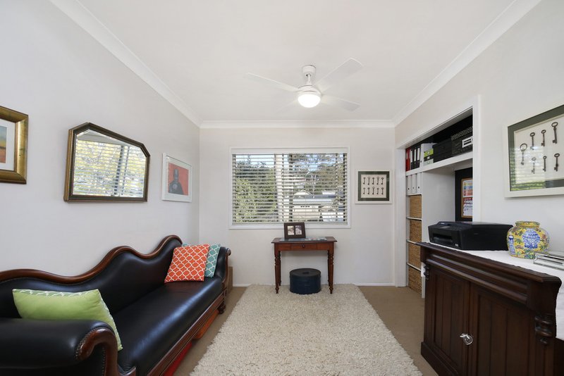 Photo - 54 Patrick Crescent, Saratoga NSW 2251 - Image 4