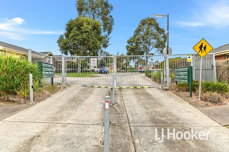 Photo - 5/4 Paydon Way, Hampton Park VIC 3976 - Image 13