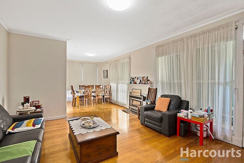 Photo - 54 Pepperell Avenue, Glen Waverley VIC 3150 - Image 3