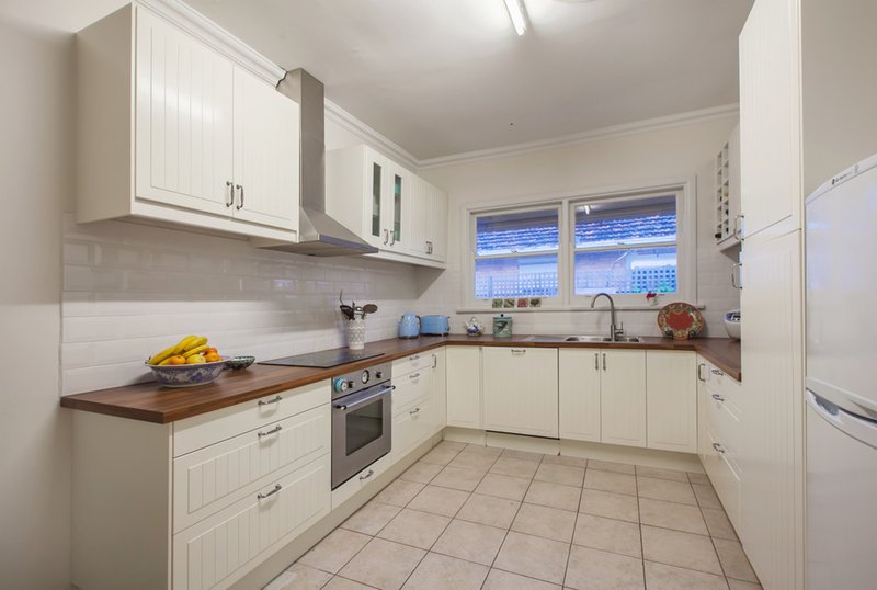 Photo - 54 Pickett Street, Reservoir VIC 3073 - Image 4