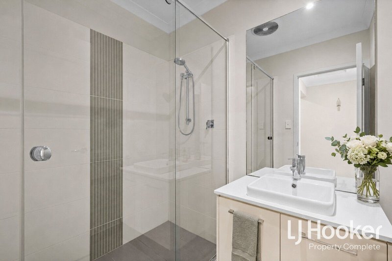 Photo - 54 Pinehill Street, Yarrabilba QLD 4207 - Image 18
