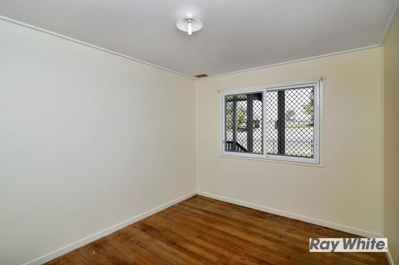 Photo - 54 Poinsettia Street, Inala QLD 4077 - Image 6