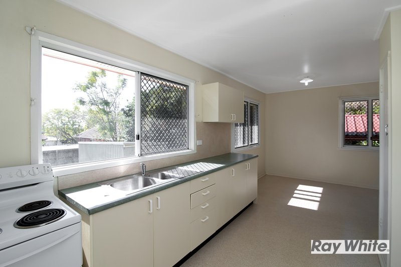 Photo - 54 Poinsettia Street, Inala QLD 4077 - Image 8