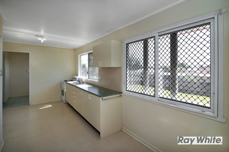 Photo - 54 Poinsettia Street, Inala QLD 4077 - Image 9