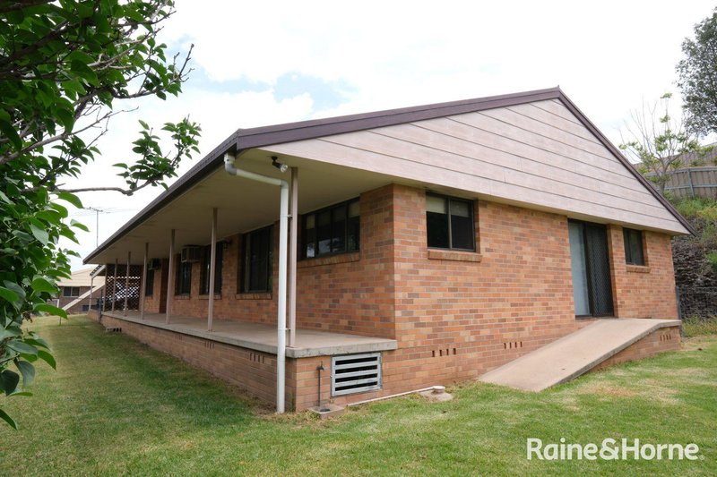 54 Queens Terrace, Inverell NSW 2360