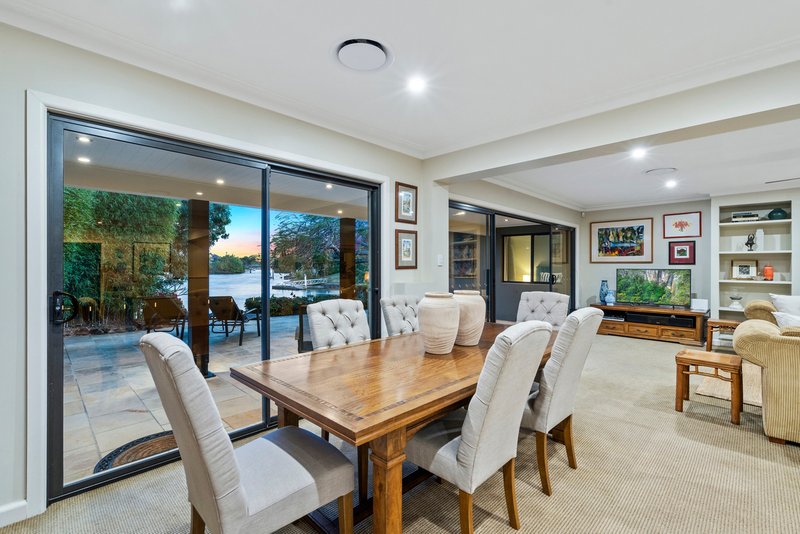 Photo - 54 Rapallo Avenue, Isle Of Capri QLD 4217 - Image 9