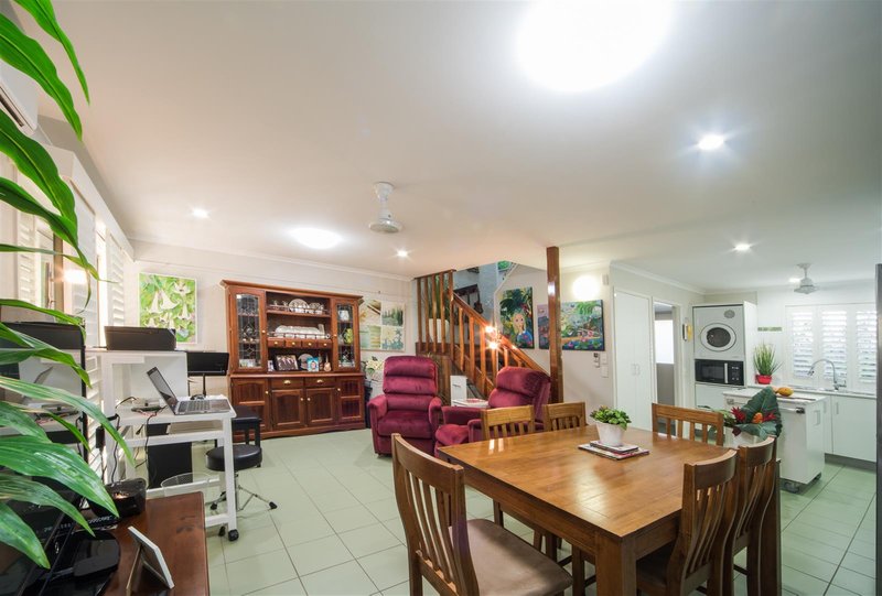 Photo - 5/4 Salmon Street, Cannonvale QLD 4802 - Image 4