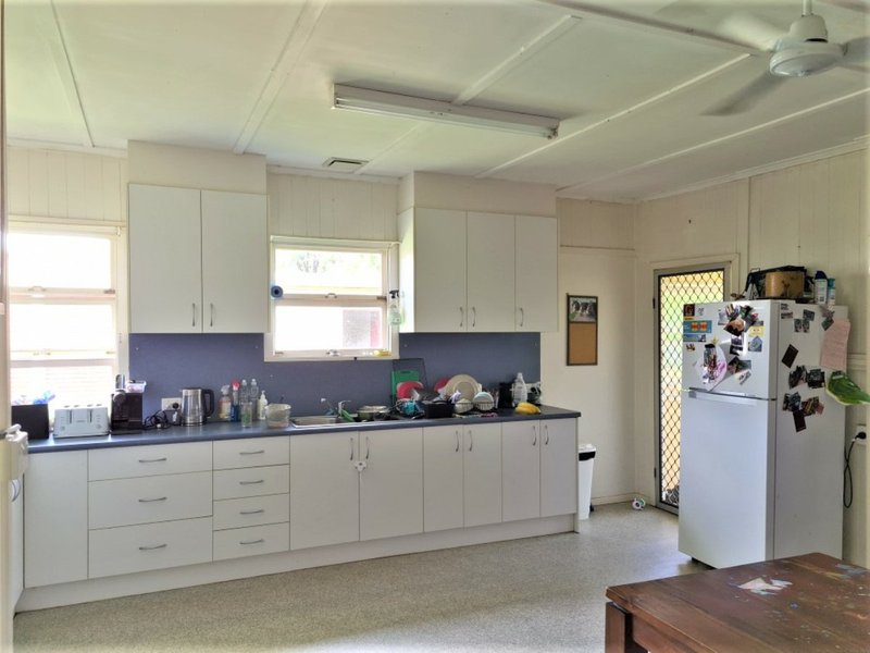 Photo - 54 Scott Street, Wondai QLD 4606 - Image 2