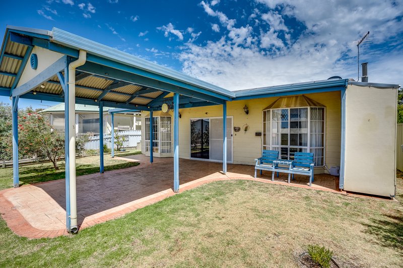 Photo - 54 Sidney Parade, Hindmarsh Island SA 5214 - Image 7