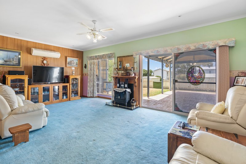 Photo - 54 Sidney Parade, Hindmarsh Island SA 5214 - Image 8