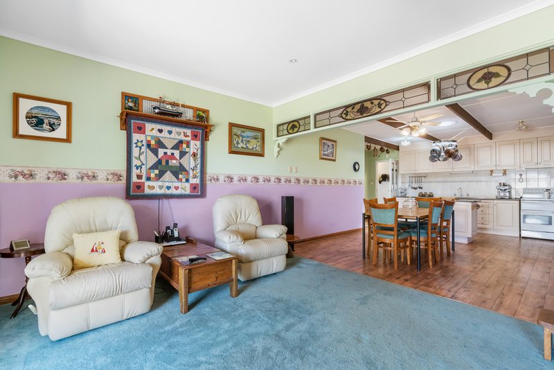 Photo - 54 Sidney Parade, Hindmarsh Island SA 5214 - Image 10