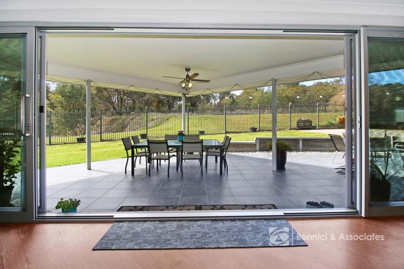 Photo - 54 Silky Oak Avenue, Wodonga VIC 3690 - Image 2