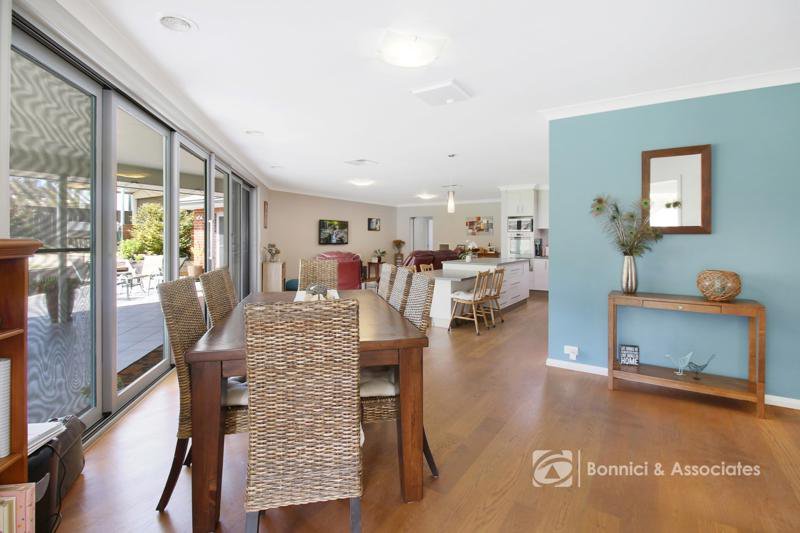 Photo - 54 Silky Oak Avenue, Wodonga VIC 3690 - Image 7