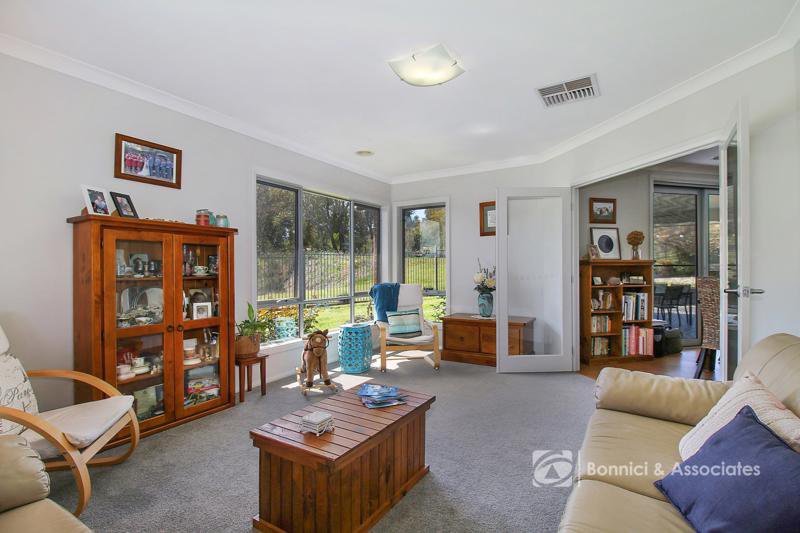 Photo - 54 Silky Oak Avenue, Wodonga VIC 3690 - Image 9