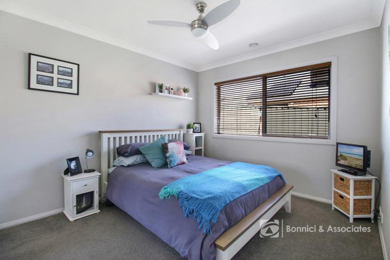 Photo - 54 Silky Oak Avenue, Wodonga VIC 3690 - Image 13