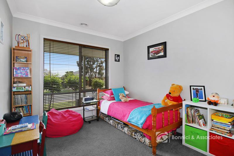 Photo - 54 Silky Oak Avenue, Wodonga VIC 3690 - Image 15