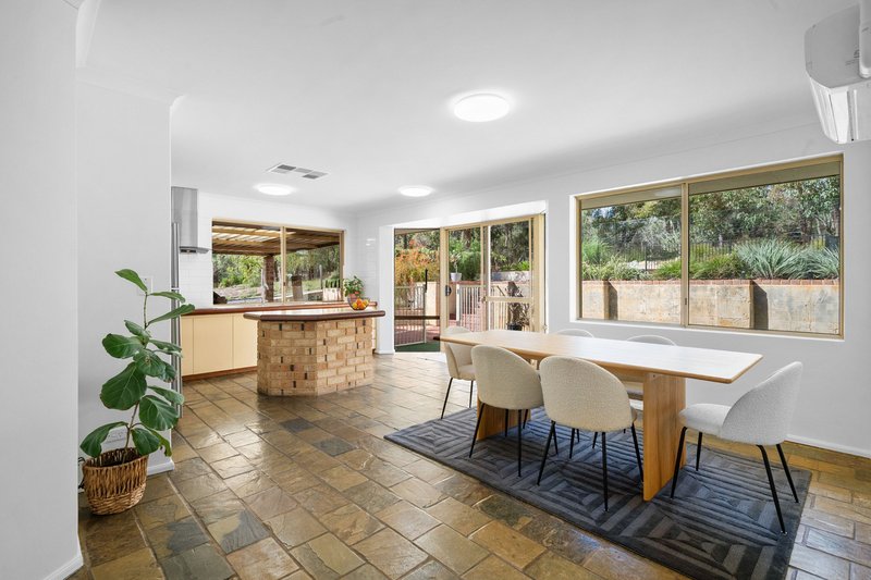 Photo - 54 Silversmith Street, Wellard WA 6170 - Image 8