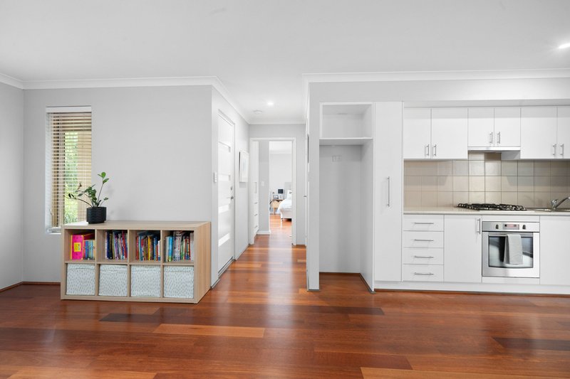 Photo - 54 Silversmith Street, Wellard WA 6170 - Image 19