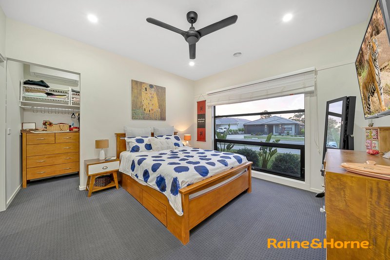 Photo - 54 Snead Boulevard, Cranbourne VIC 3977 - Image 2