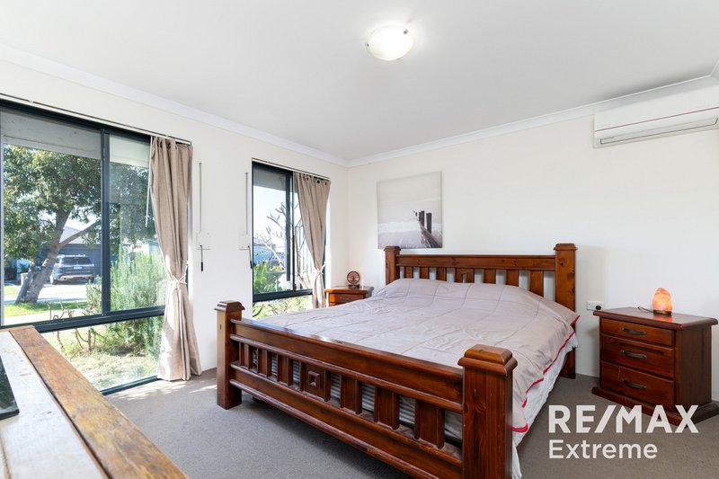 Photo - 54 Teasel Way, Banksia Grove WA 6031 - Image 4