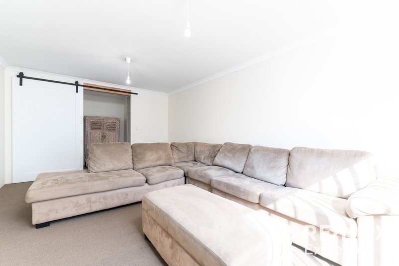 Photo - 54 Teasel Way, Banksia Grove WA 6031 - Image 7