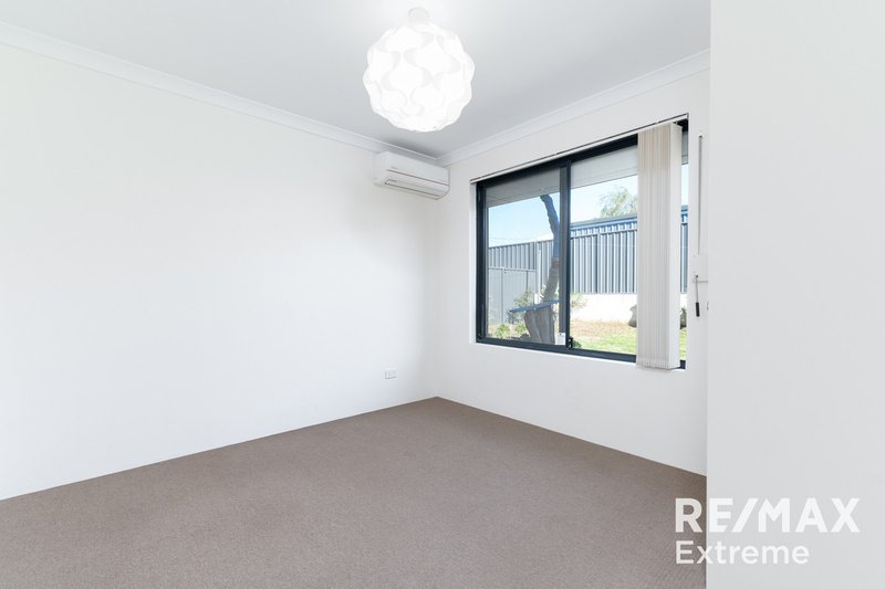 Photo - 54 Teasel Way, Banksia Grove WA 6031 - Image 18