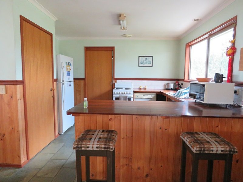 Photo - 54 Tenth Avenue, Raymond Island VIC 3880 - Image 2