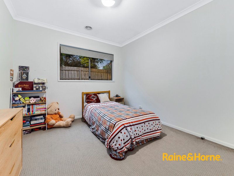 Photo - 54 Tomasetti Crescent, Narre Warren VIC 3805 - Image 11