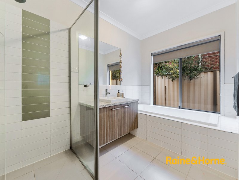 Photo - 54 Tomasetti Crescent, Narre Warren VIC 3805 - Image 15